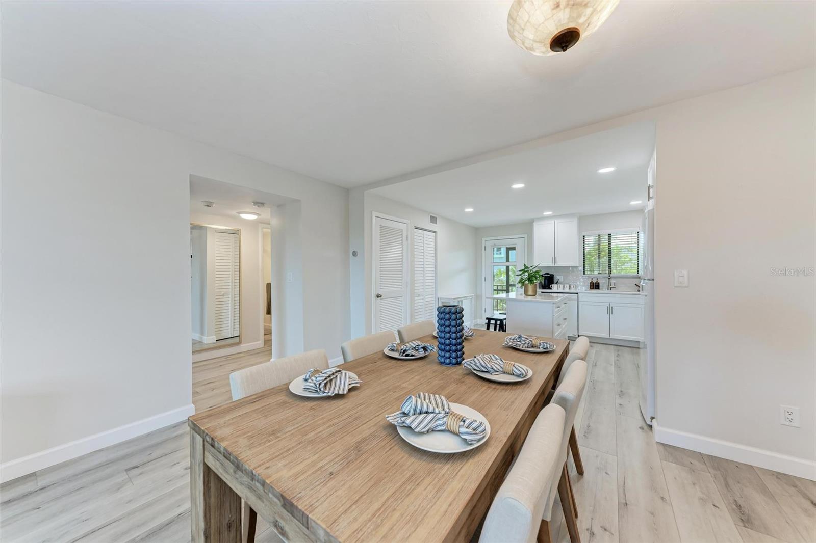 LIDO SHORES - Residential Lease