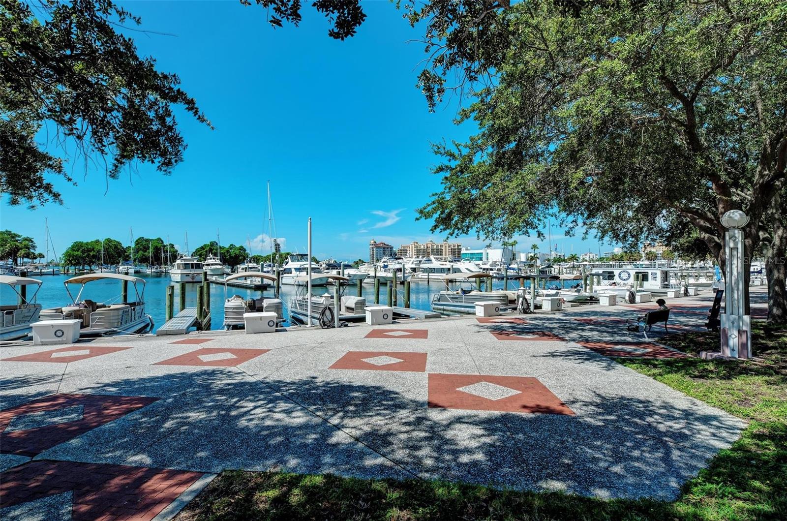 LIDO SHORES - Residential Lease
