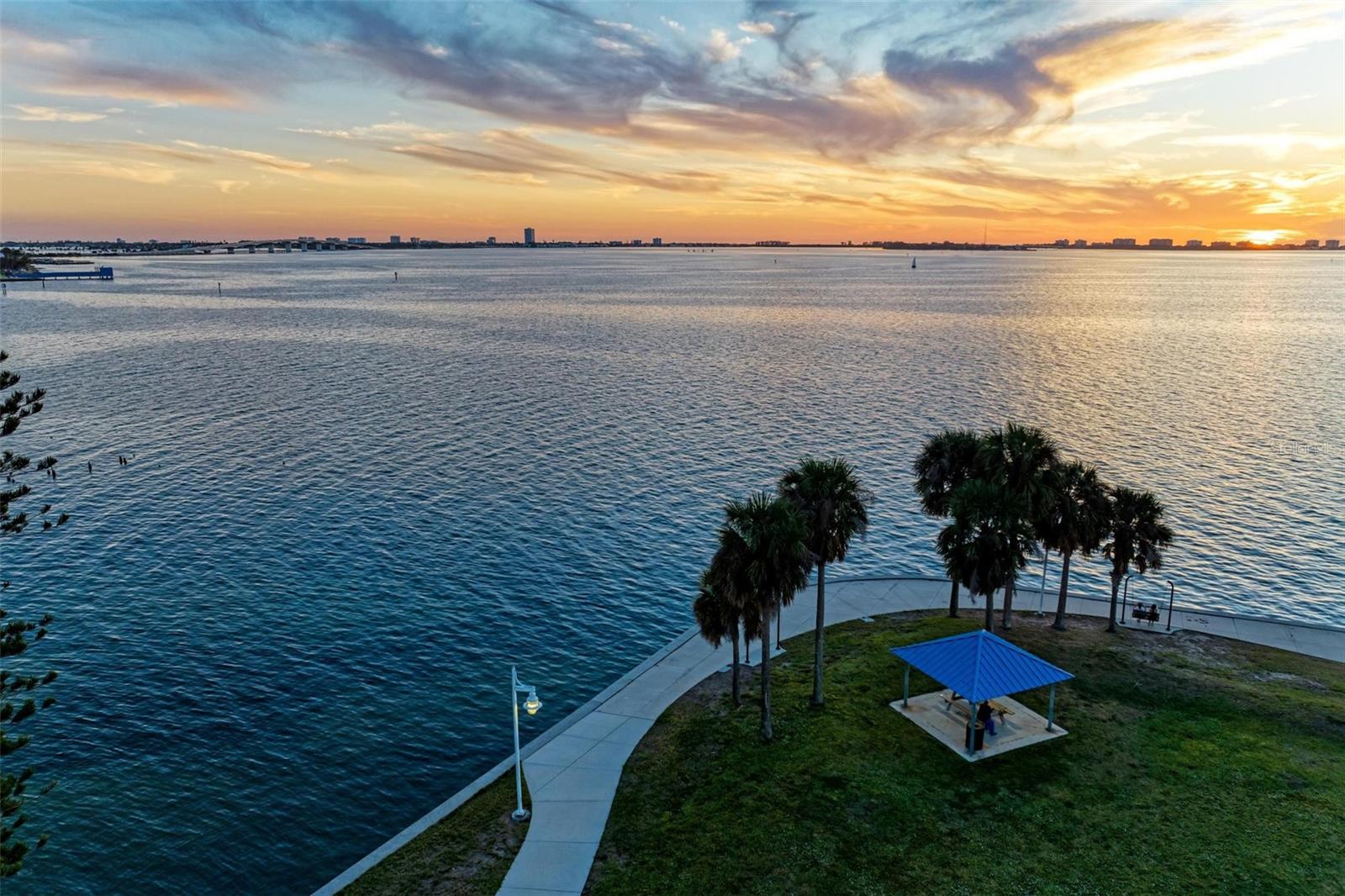 LIDO SHORES - Residential Lease