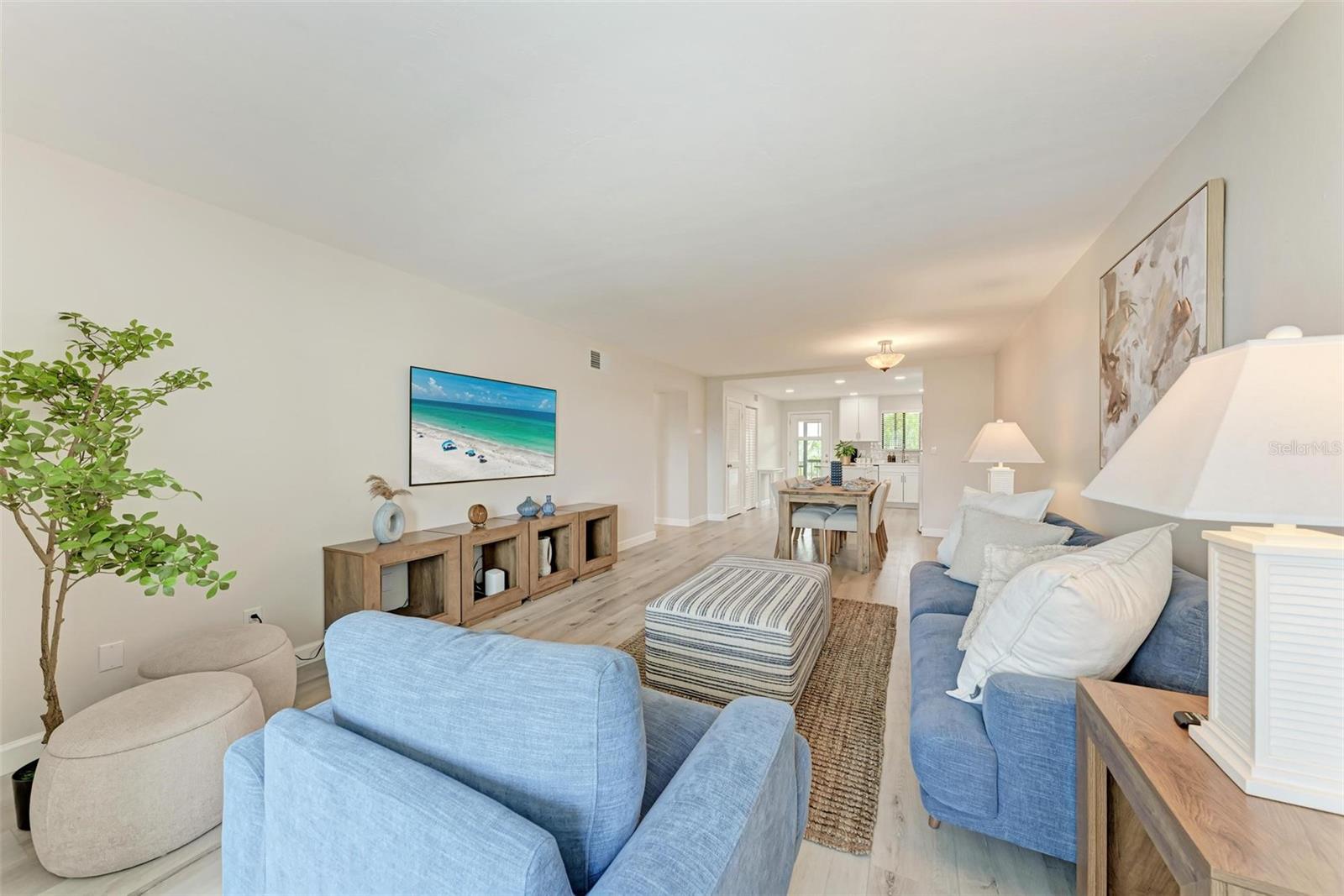 LIDO SHORES - Residential Lease