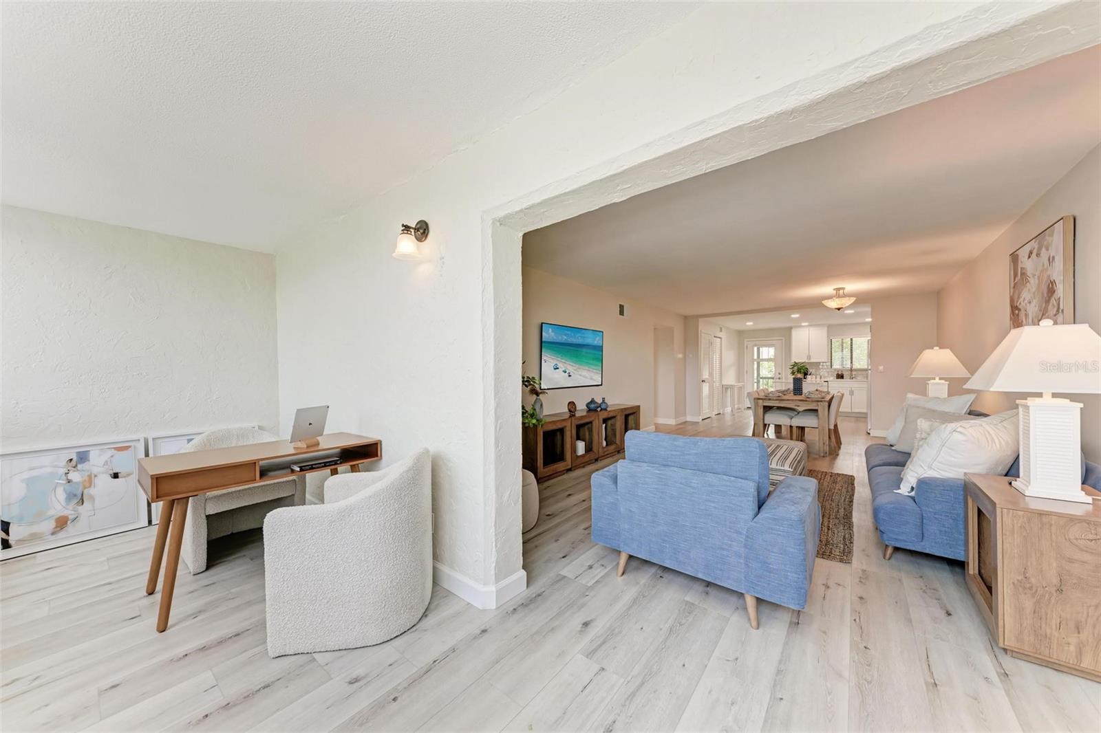 LIDO SHORES - Residential Lease
