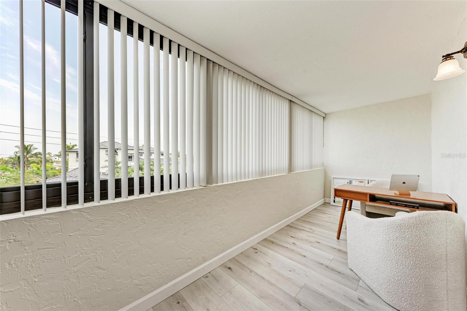 LIDO SHORES - Residential Lease