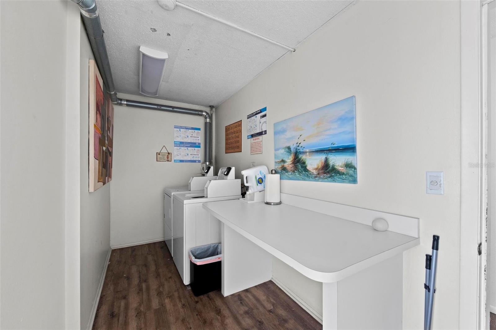 LIDO SHORES - Residential Lease