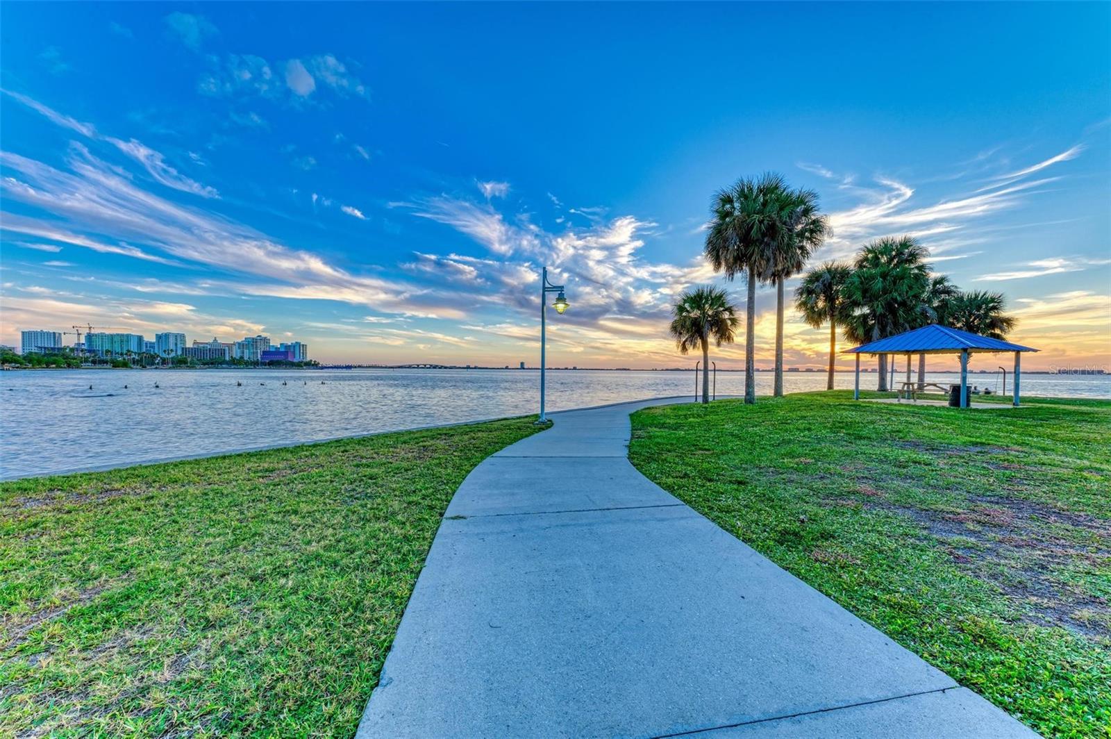 LIDO SHORES - Residential Lease