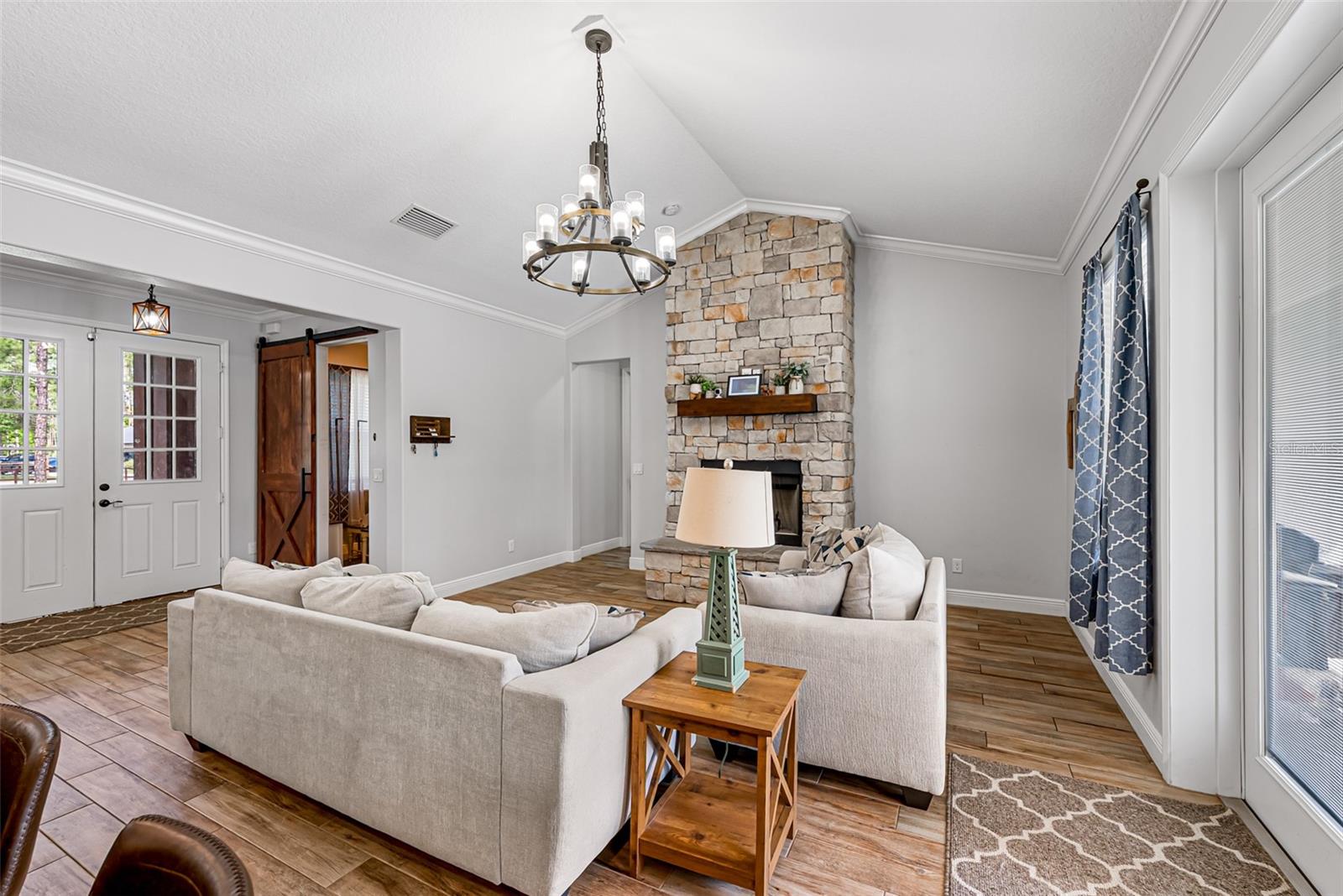 ROYAL TRAILS UNIT 01 - Residential