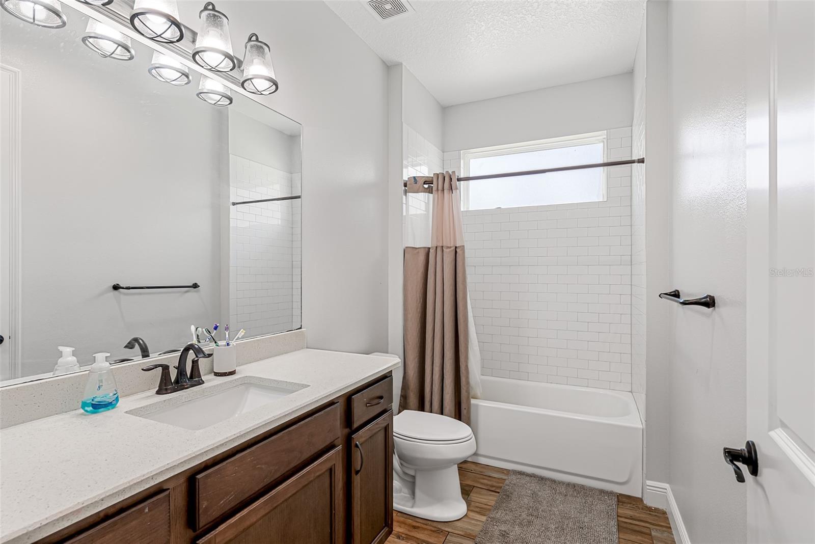 ROYAL TRAILS UNIT 01 - Residential