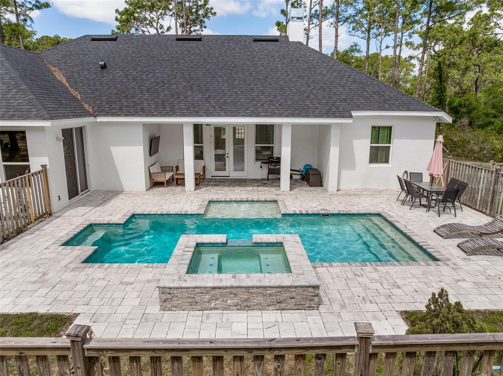 ROYAL TRAILS UNIT 01 - Residential