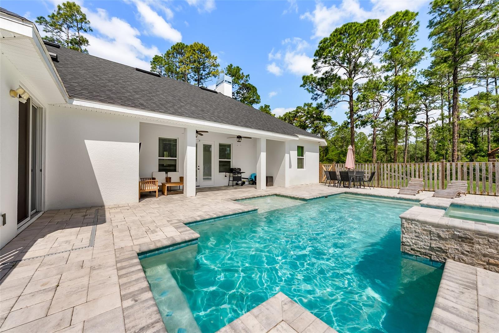 ROYAL TRAILS UNIT 01 - Residential