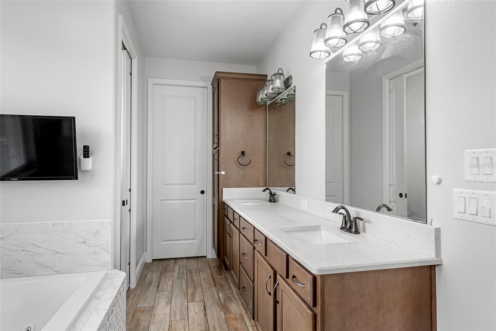 ROYAL TRAILS UNIT 01 - Residential