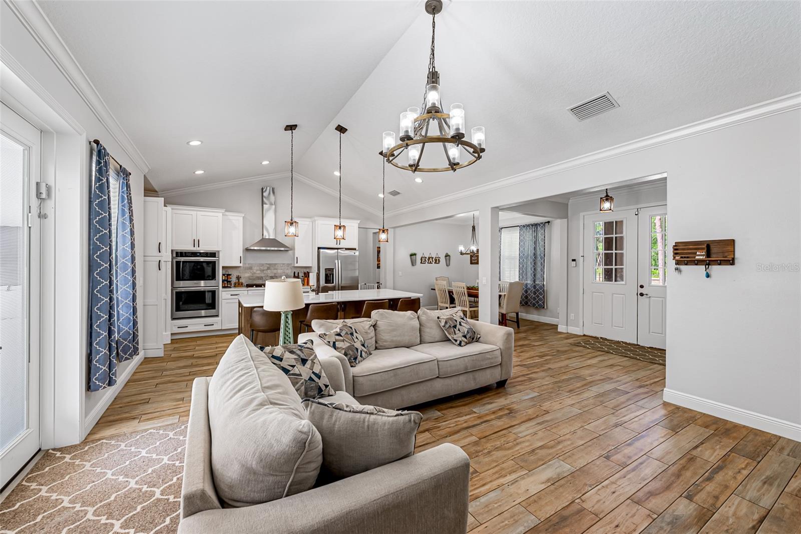 ROYAL TRAILS UNIT 01 - Residential