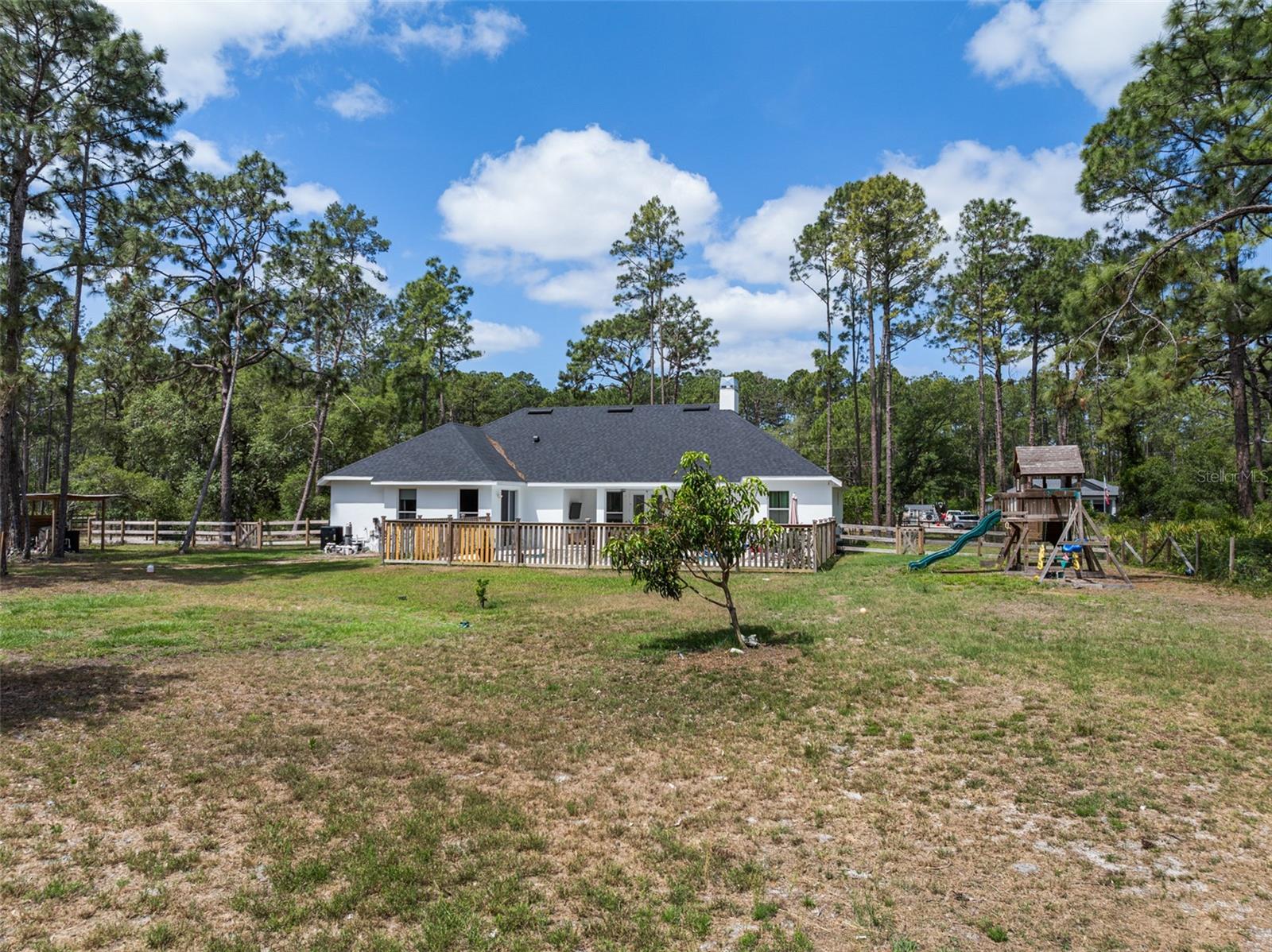 ROYAL TRAILS UNIT 01 - Residential