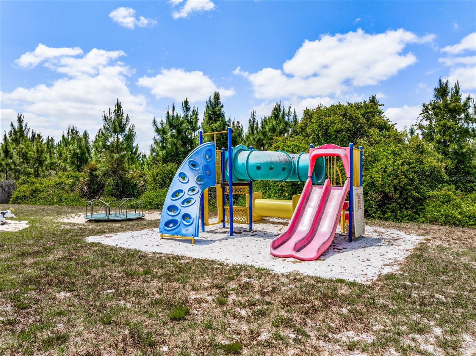 ROYAL TRAILS UNIT 01 - Residential