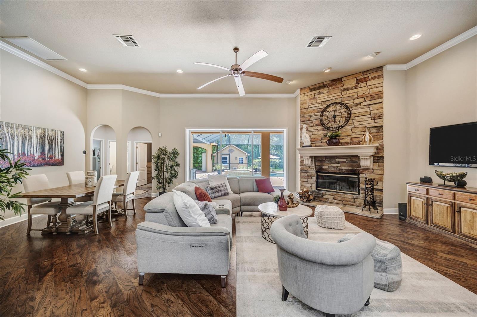 TAMPA PALMS UNIT 2E REV - Residential
