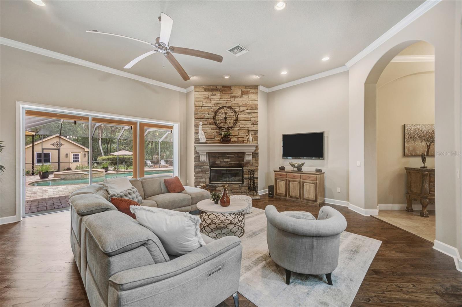 TAMPA PALMS UNIT 2E REV - Residential