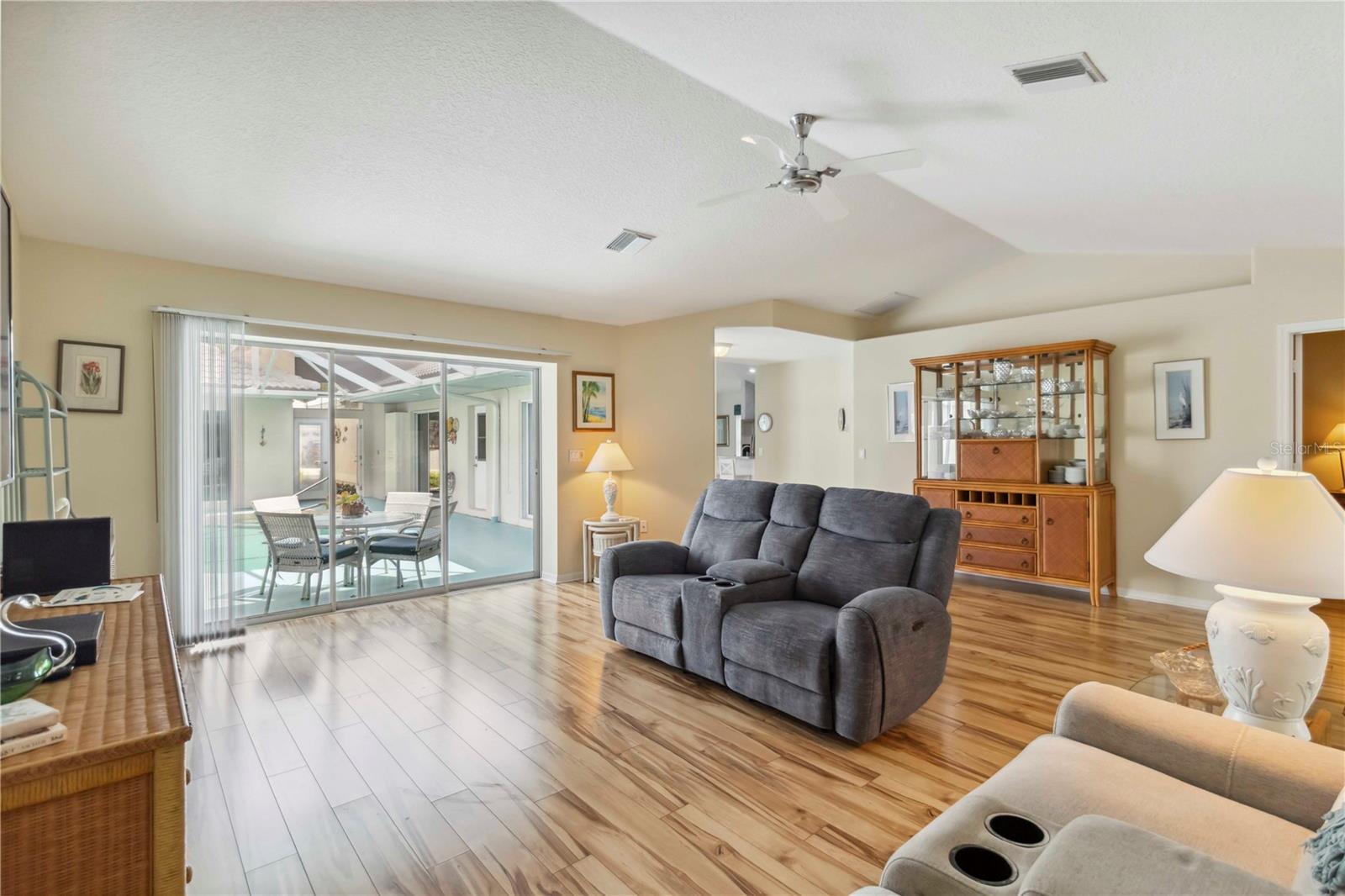 1110 SOUTHLAKE COURT