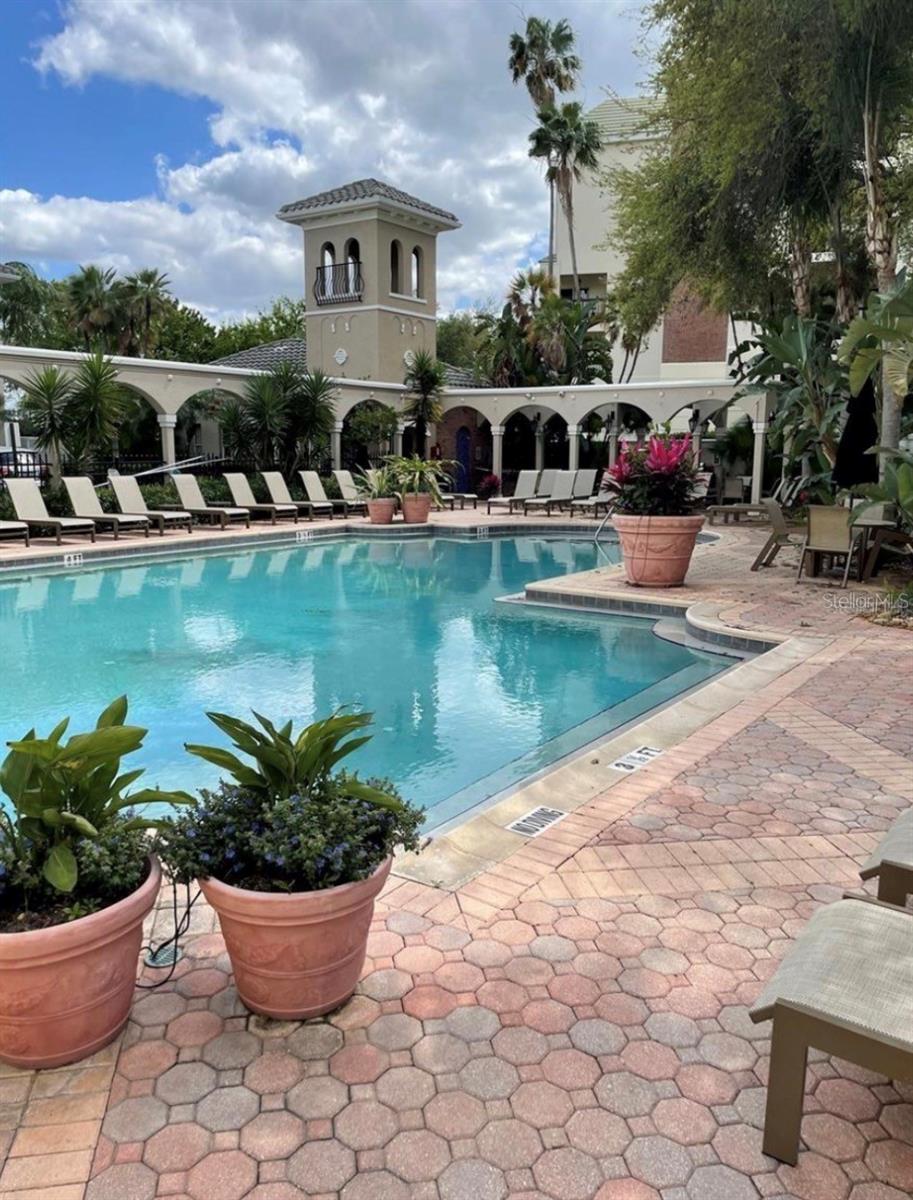 501 KNIGHTS RUN AVENUE 2215