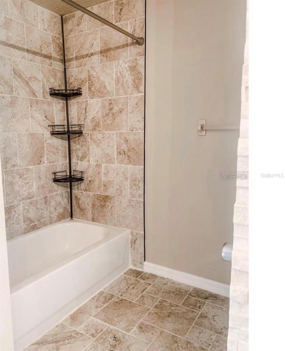 501 KNIGHTS RUN AVENUE 2215