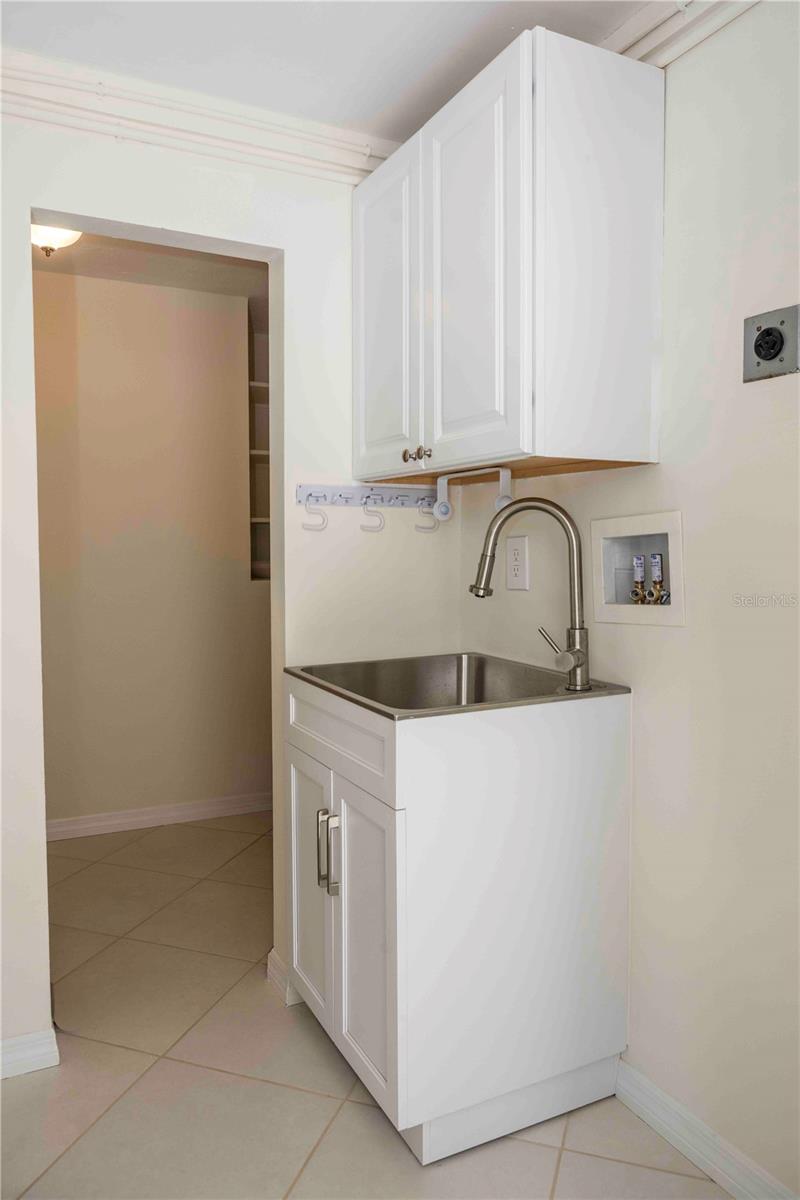 SPANISH MAIN YACHT CLUB CONDO - Residential