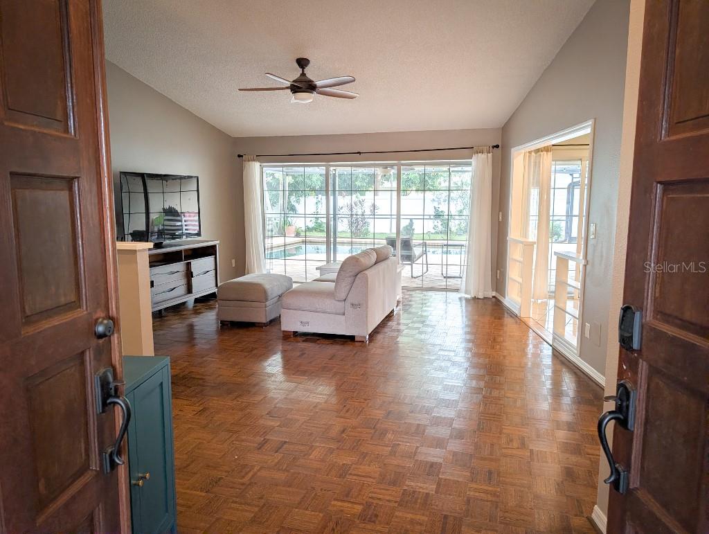 2673 MONTAGUE COURT W