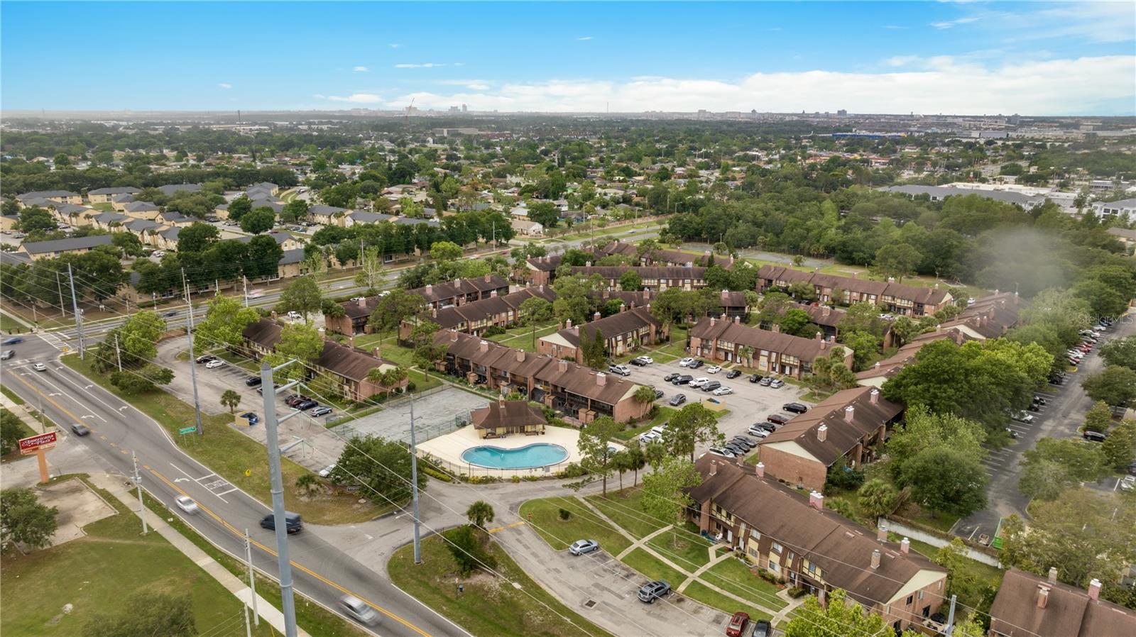 HUNTINGTON ON GREEN CONDO - Residential