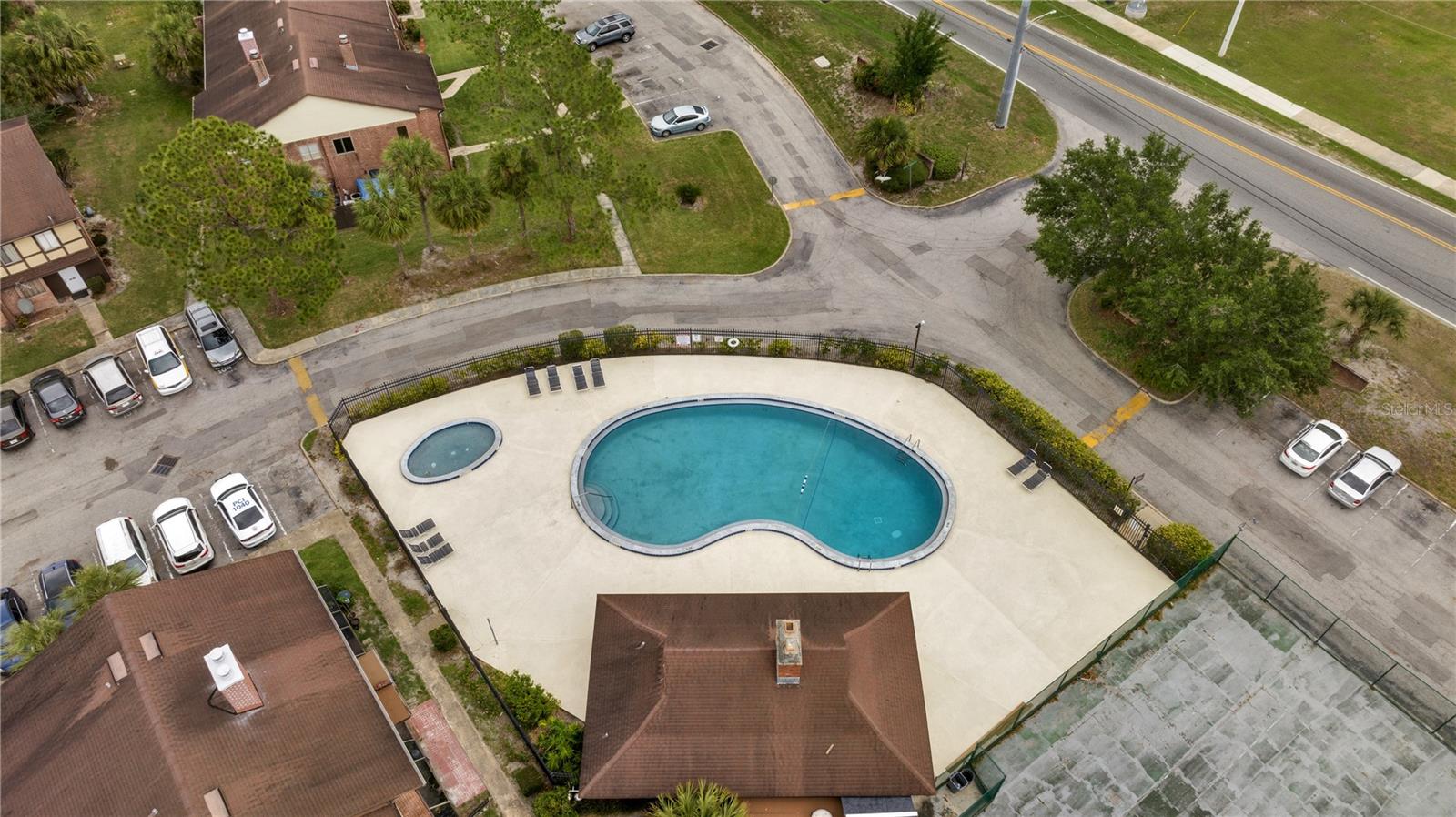 HUNTINGTON ON GREEN CONDO - Residential