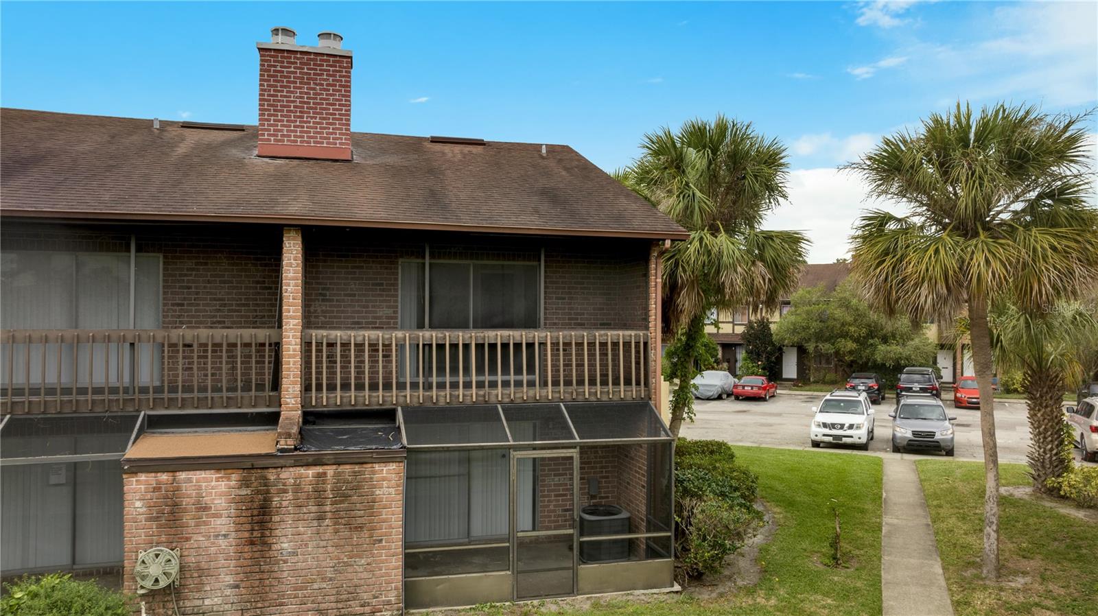 HUNTINGTON ON GREEN CONDO - Residential