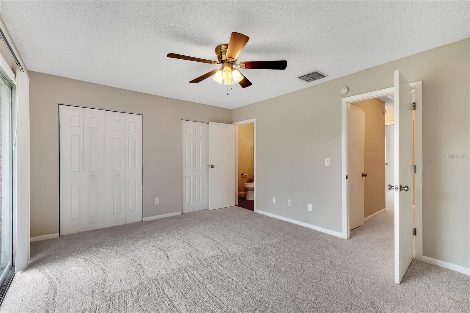 HUNTINGTON ON GREEN CONDO - Residential