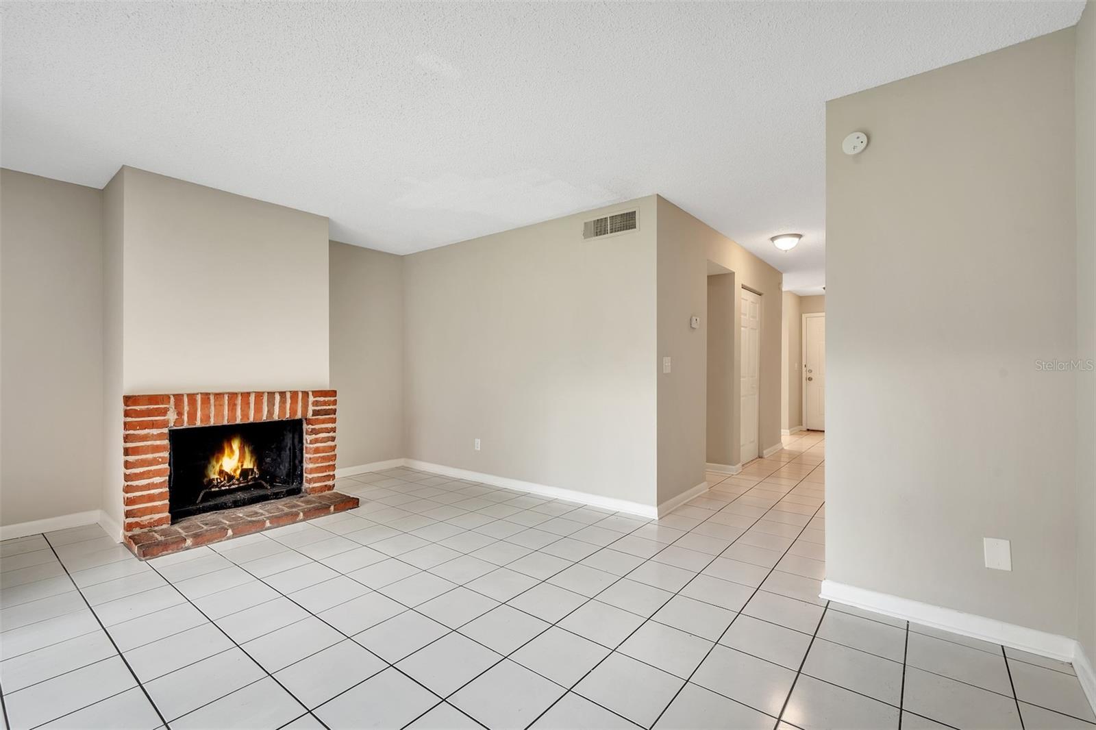 HUNTINGTON ON GREEN CONDO - Residential