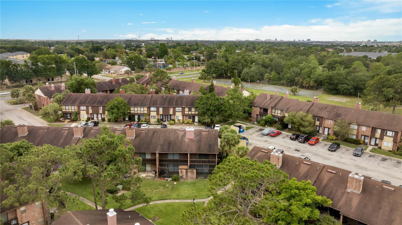 HUNTINGTON ON GREEN CONDO - Residential