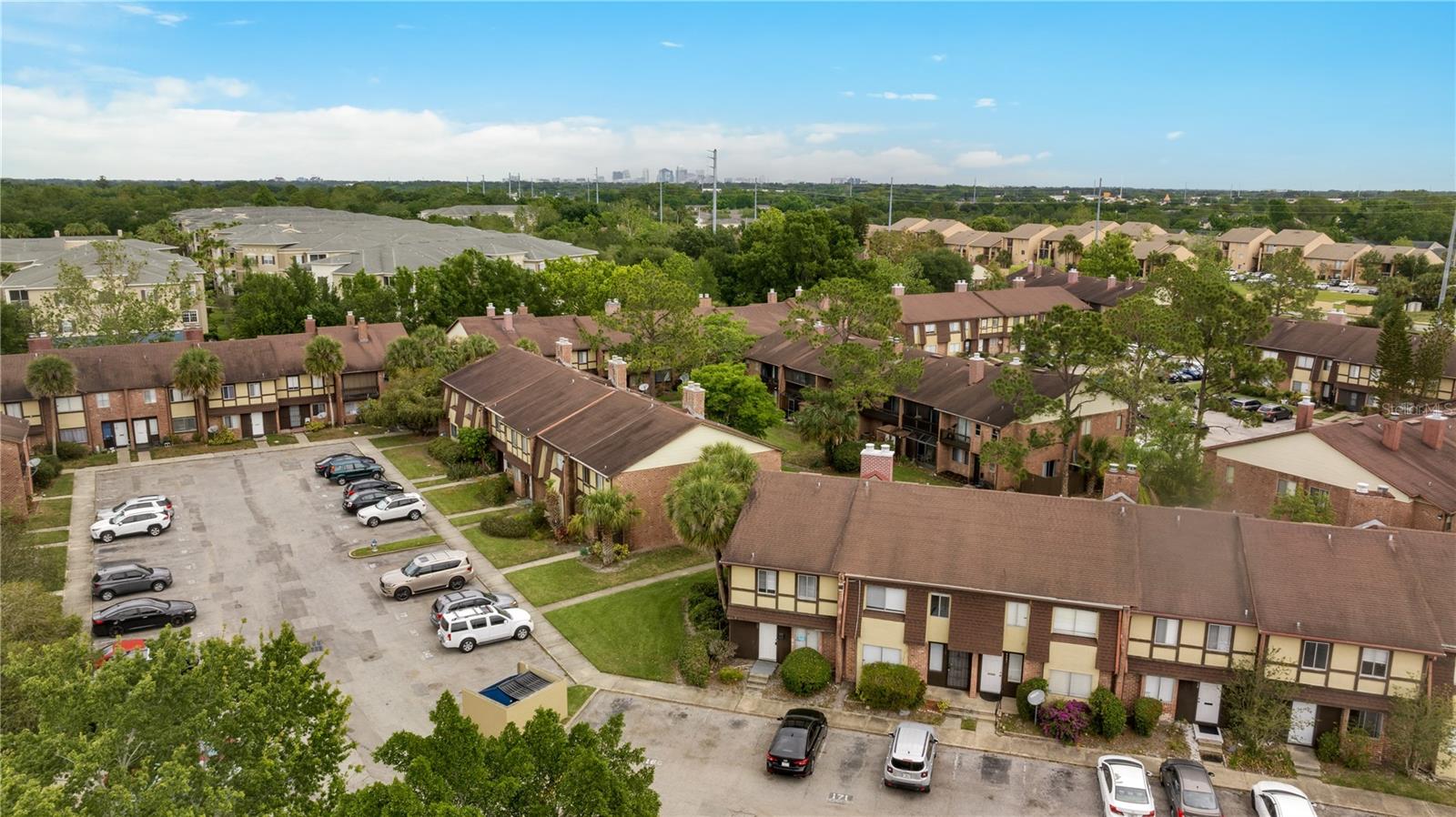 HUNTINGTON ON GREEN CONDO - Residential