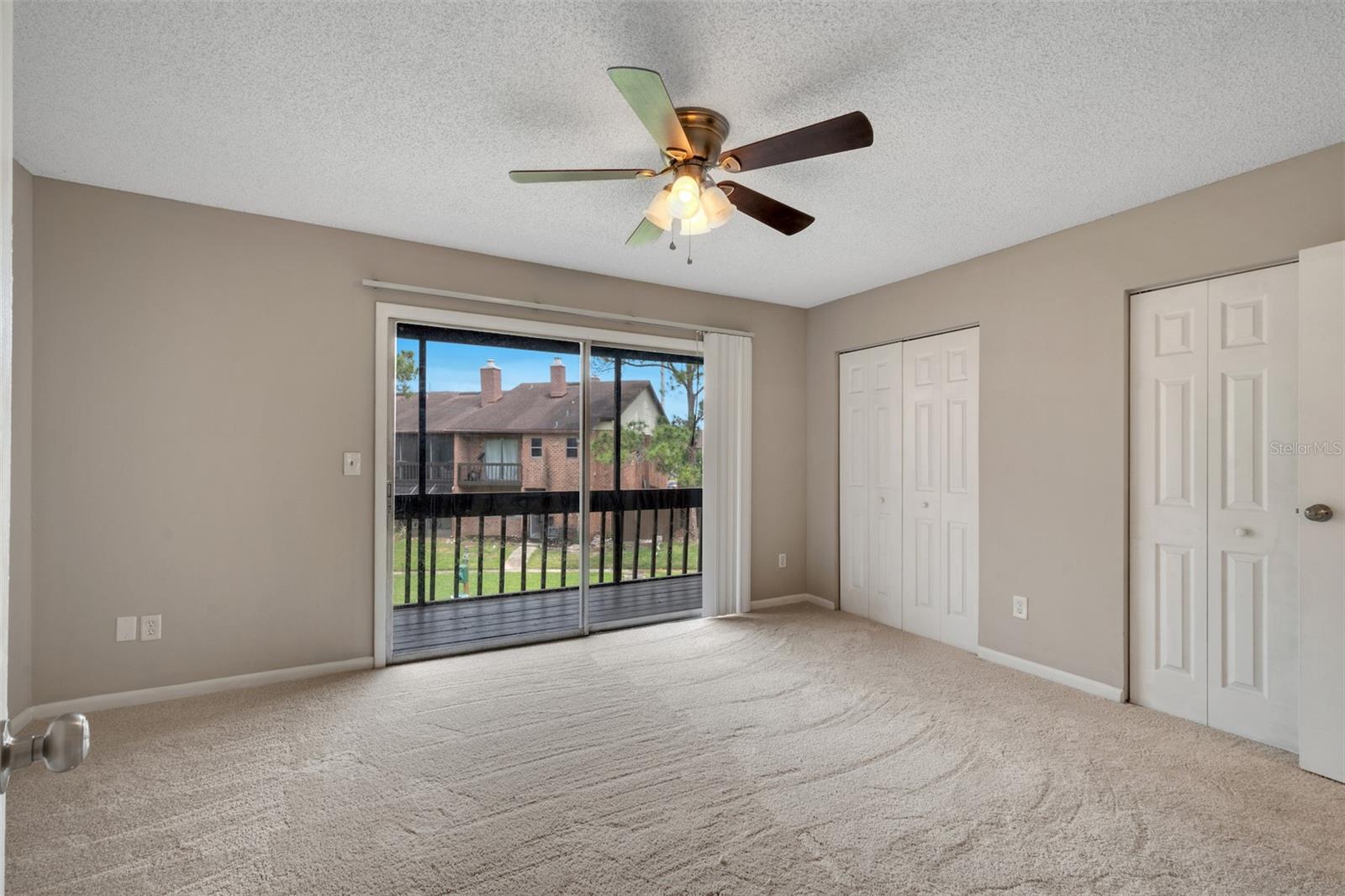 HUNTINGTON ON GREEN CONDO - Residential