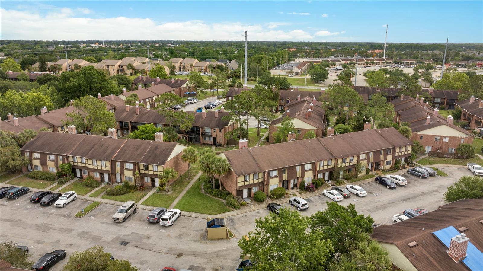 HUNTINGTON ON GREEN CONDO - Residential