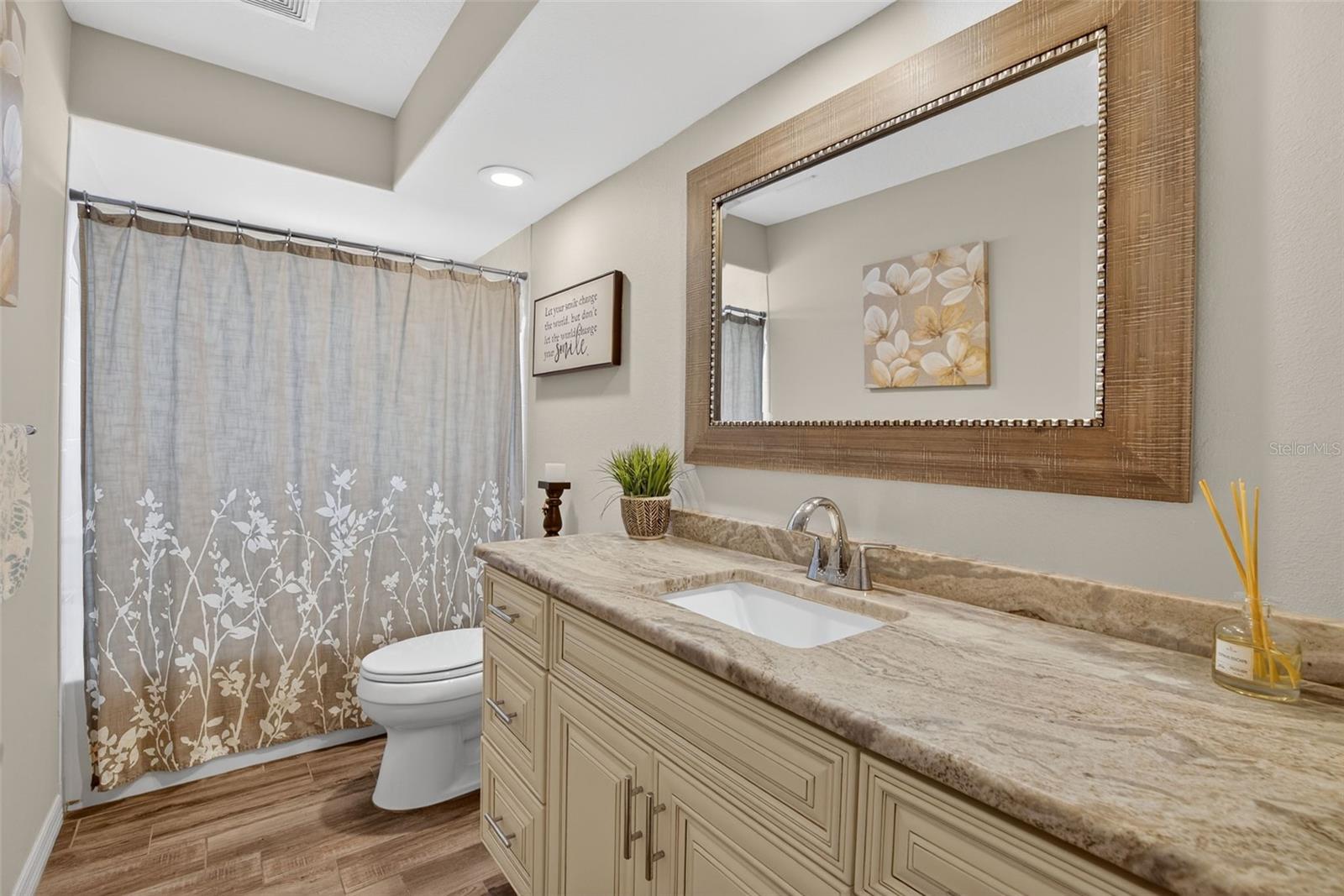 LA PALOMA VILLAGE UNIT 2 PH - Residential