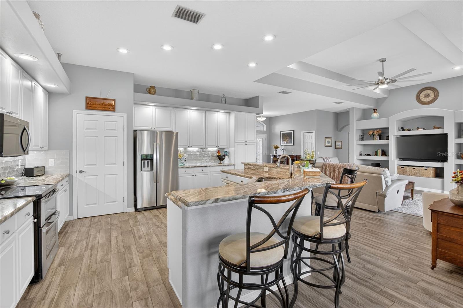 LA PALOMA VILLAGE UNIT 2 PH - Residential