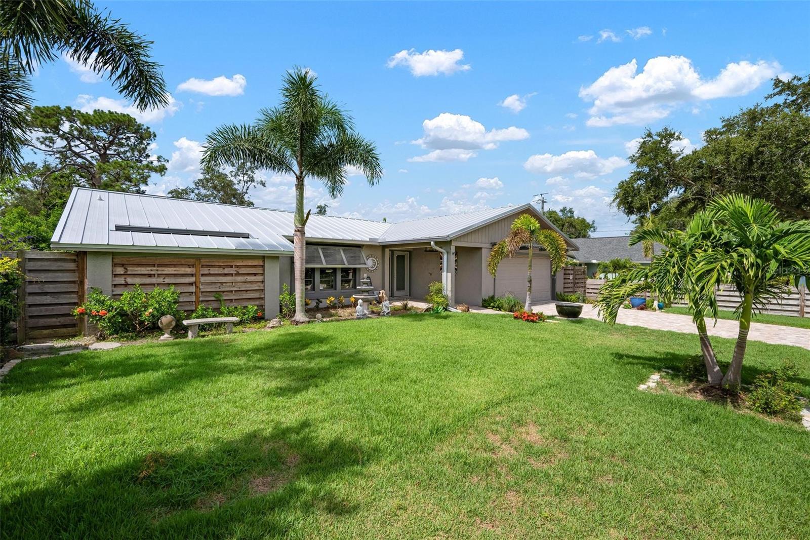 2320 JAMES LANE