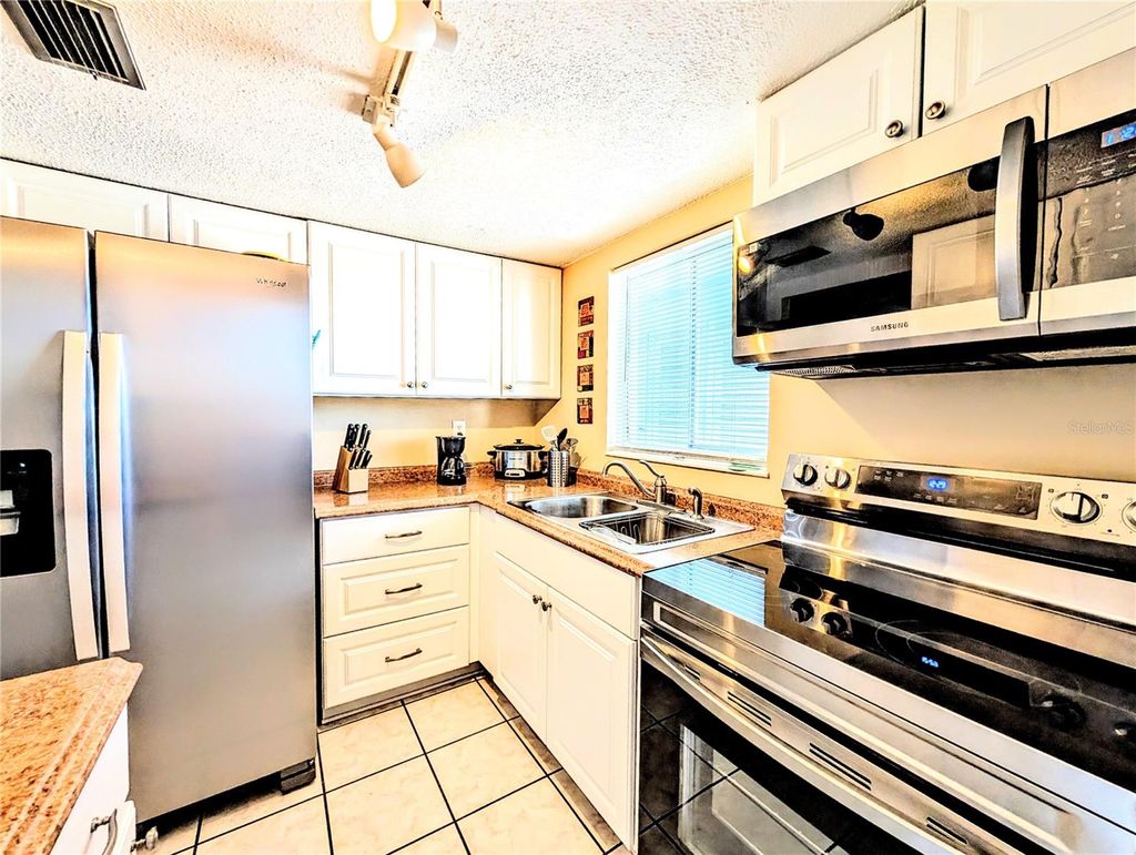 Photo of 2535 Flamingo Boulevard #L23, Bradenton, FL 34207 (MLS # A4683453)