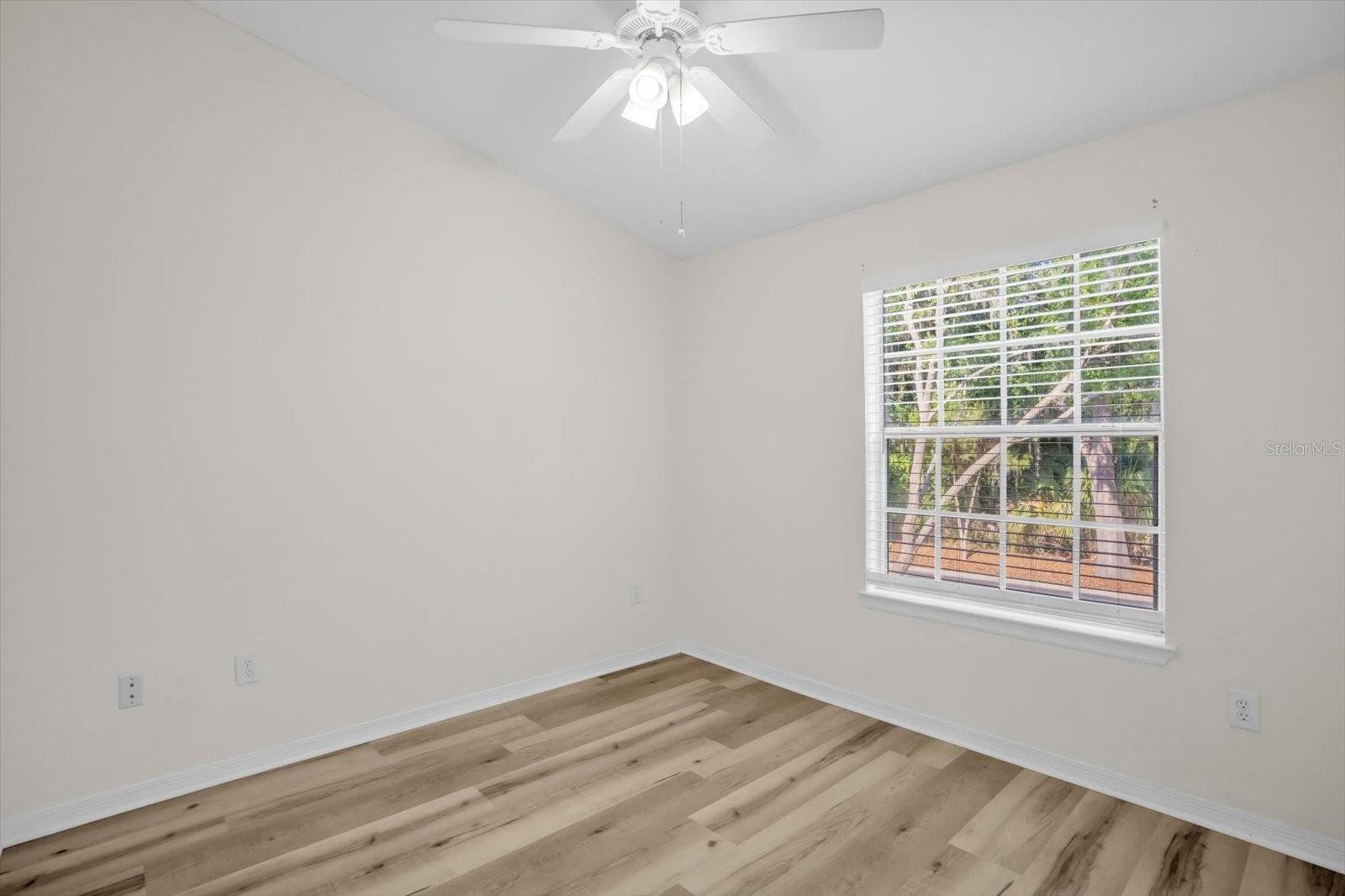 CRESCENT PLACE AT LAKE LOTUS CONDO - Residential