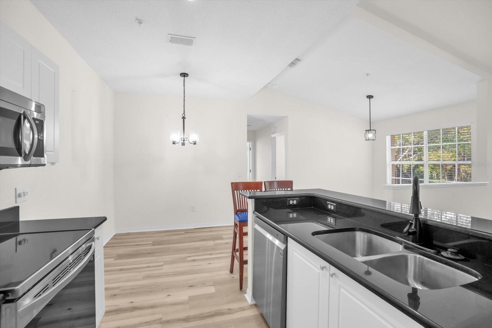 CRESCENT PLACE AT LAKE LOTUS CONDO - Residential