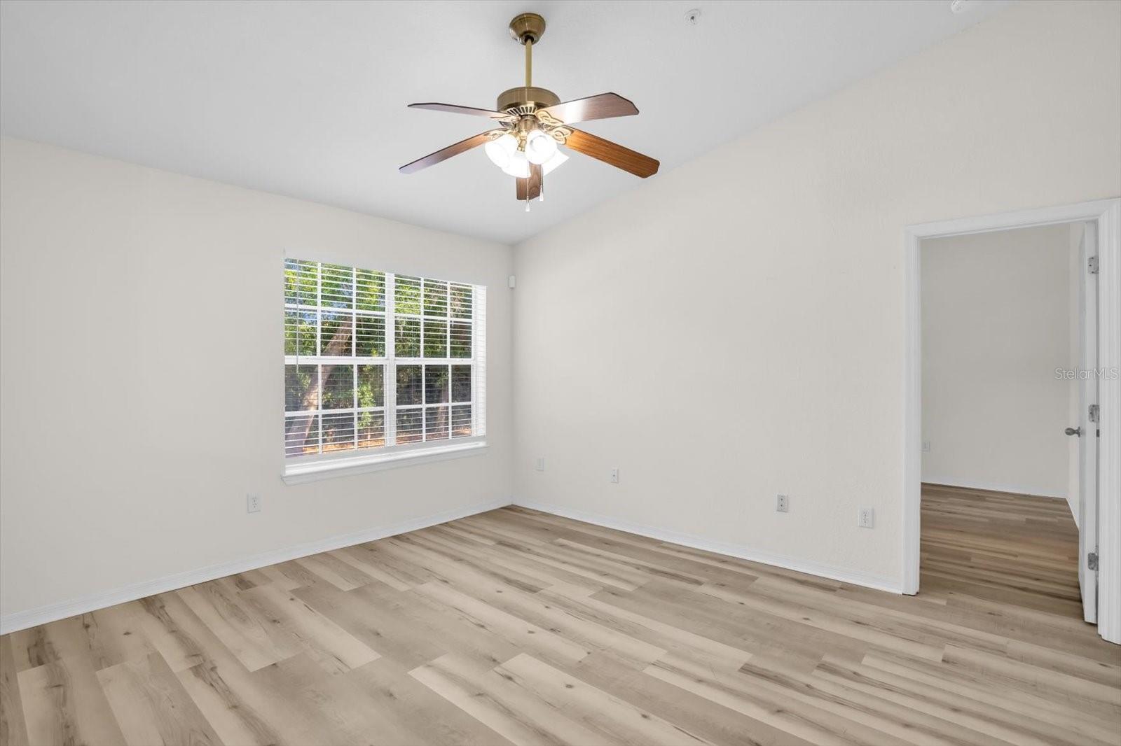 CRESCENT PLACE AT LAKE LOTUS CONDO - Residential