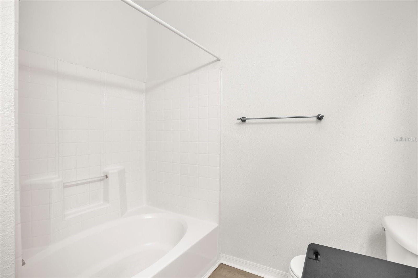 CRESCENT PLACE AT LAKE LOTUS CONDO - Residential