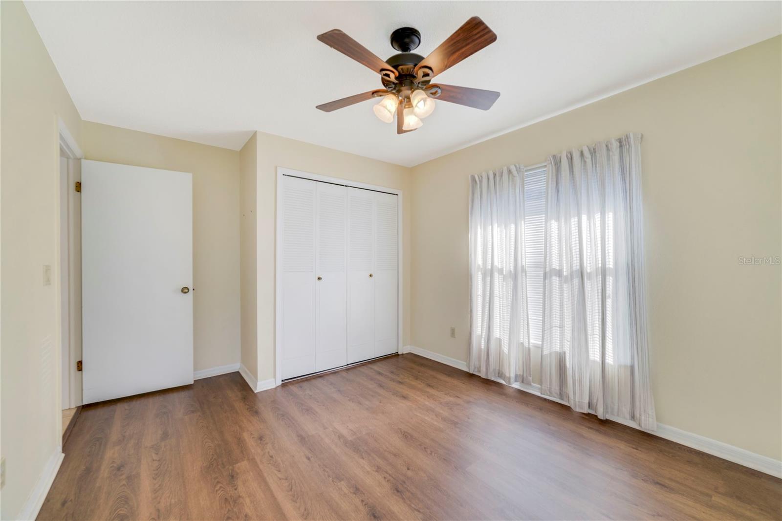 HYDE PARK - Residential