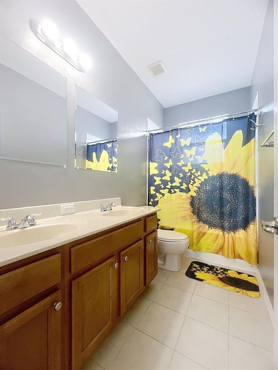 GREENS AT PROVIDENCE PB142 PG 37-44 - Residential Lease