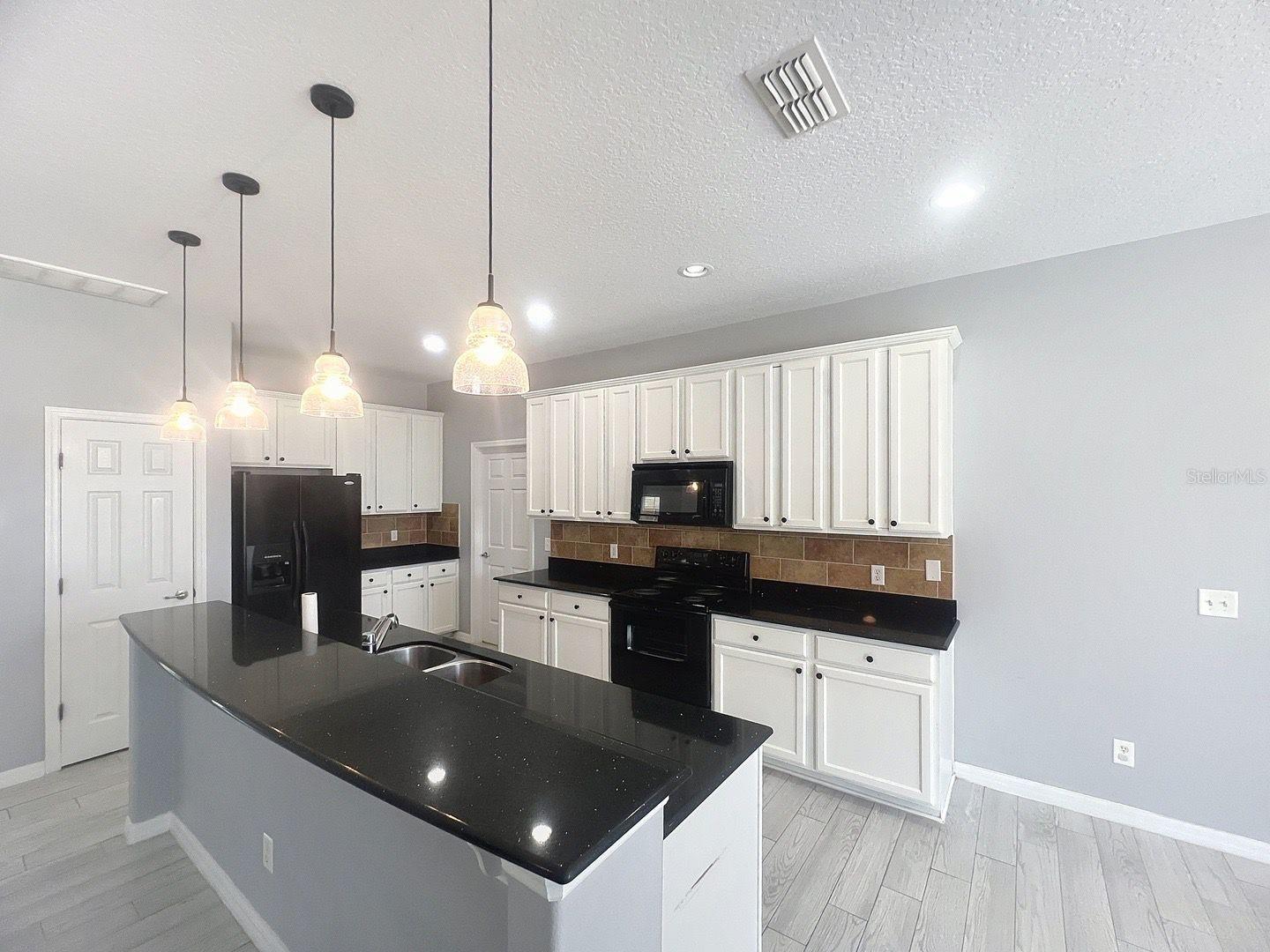 GREENS AT PROVIDENCE PB142 PG 37-44 - Residential Lease