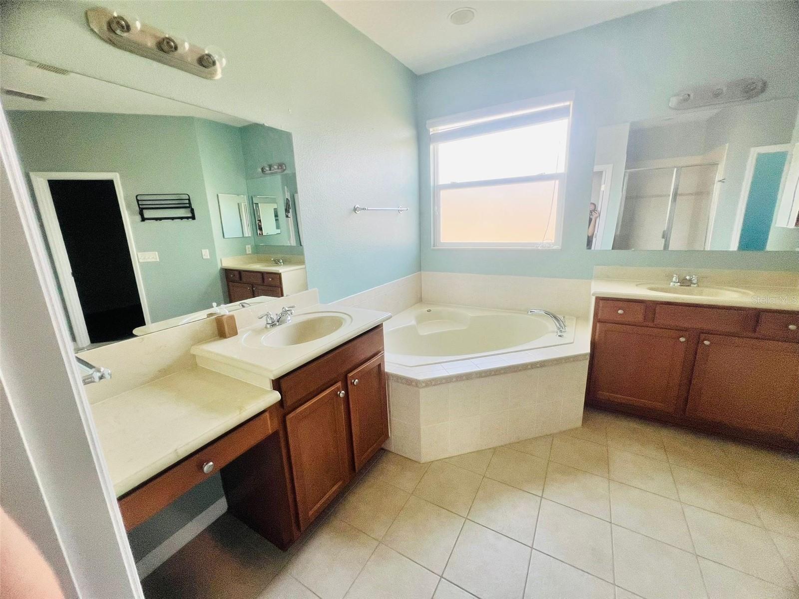 GREENS AT PROVIDENCE PB142 PG 37-44 - Residential Lease