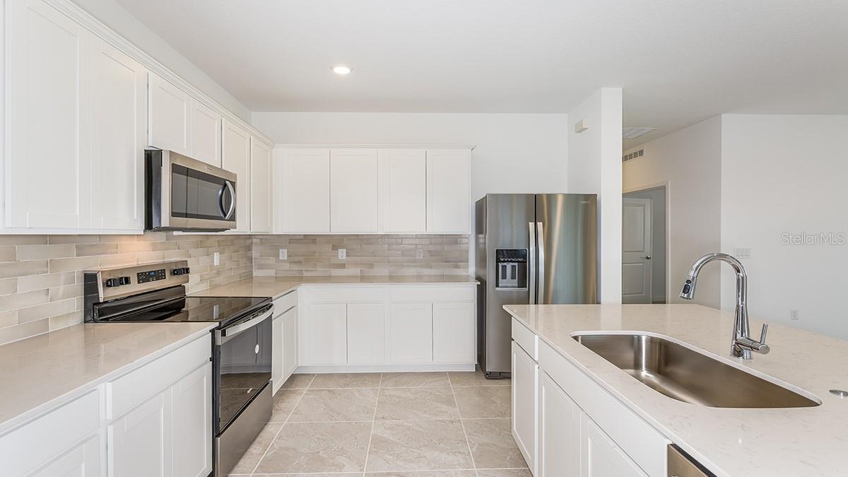 6833 SW 90TH LOOP
