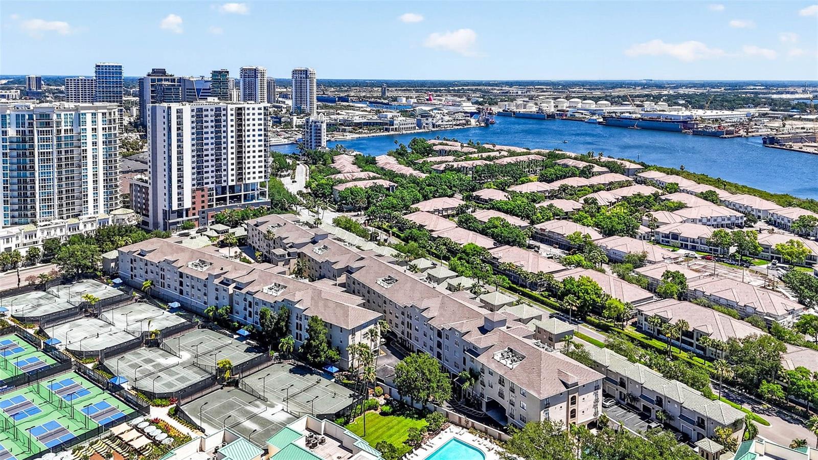 HARBOUR PLACE CITY HOMES A CON - Residential