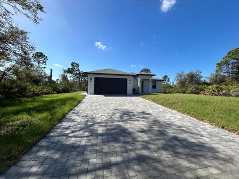 A home in PORT CHARLOTTE