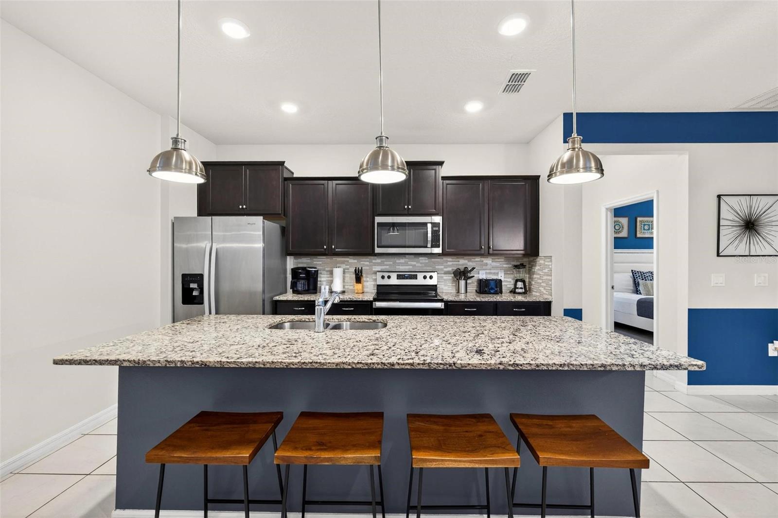 WINDSOR ISLAND RESIDENCE PH 2A - Residential