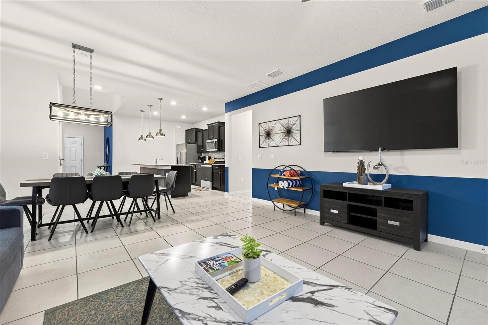 WINDSOR ISLAND RESIDENCE PH 2A - Residential