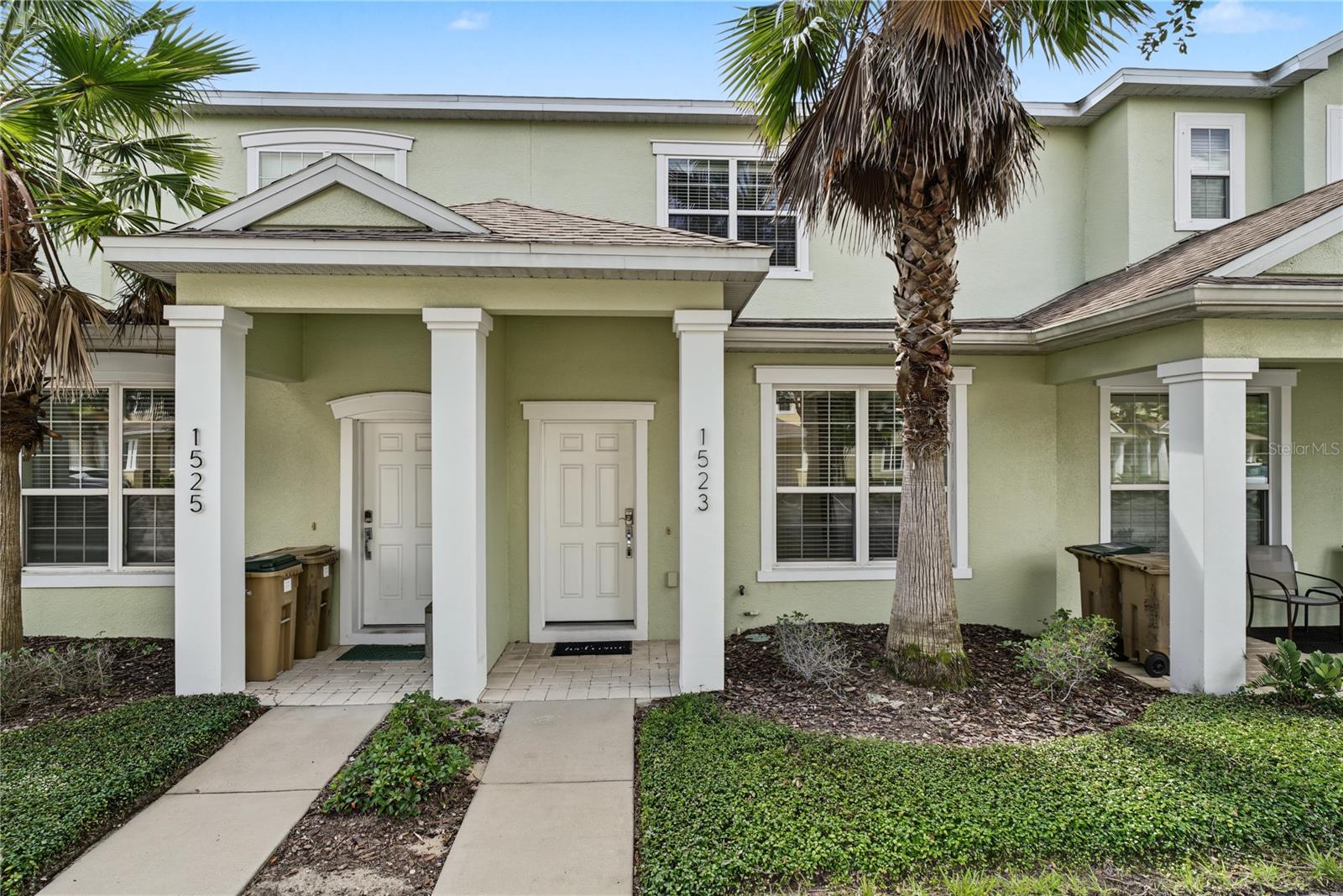 1523 RETREAT CIRCLE